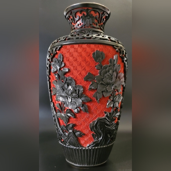 Asian 9" Black & Red Cinnabar Vermillion, Copper Trim & Blue Enamel Vase - Picture 2 of 15
